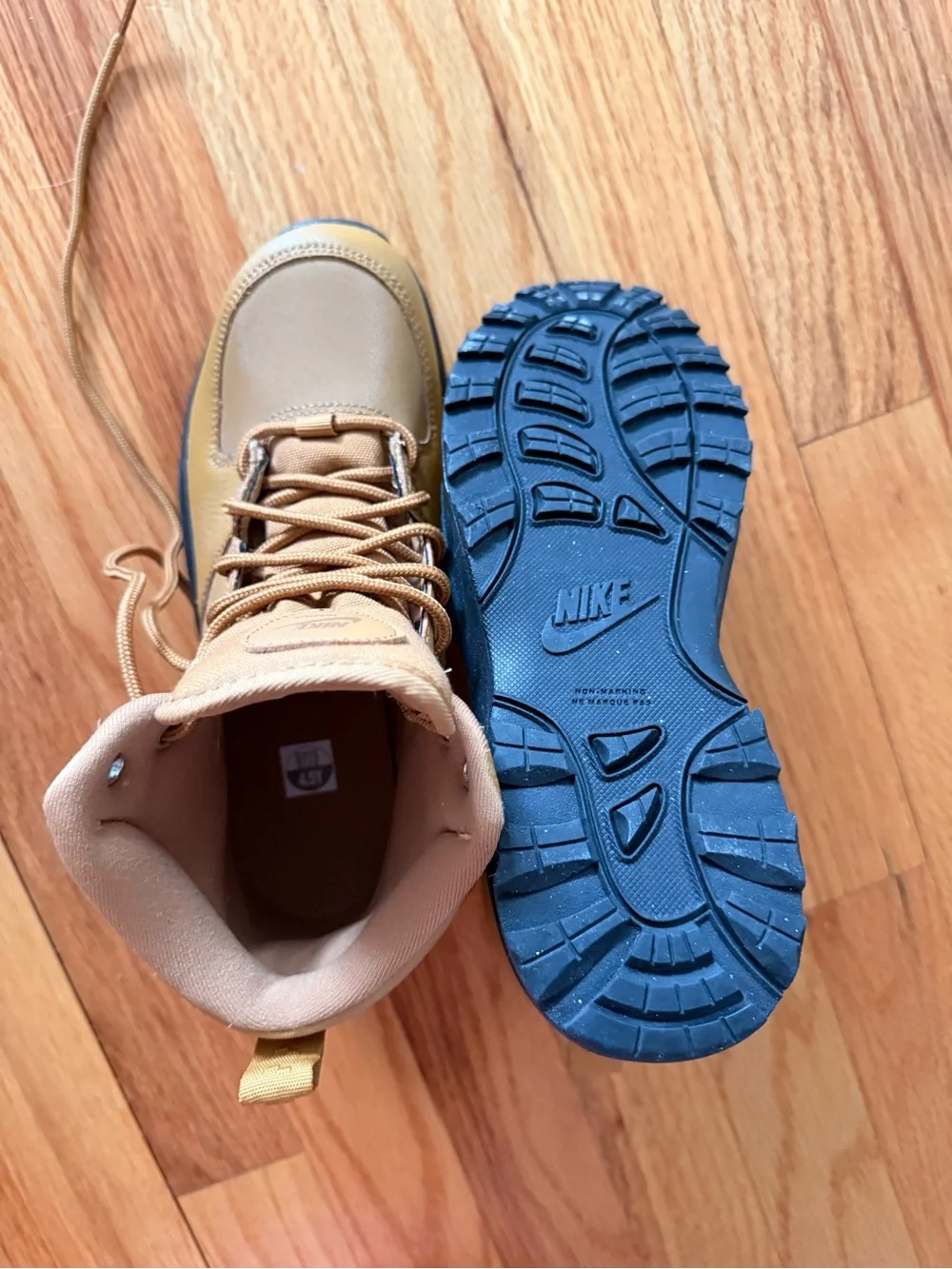 Nike Boys Brown/Tan Trail Boots size 4.5